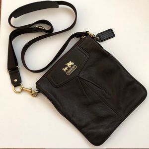 💕 NEW Coach crossbody purse | dark brown 💕
